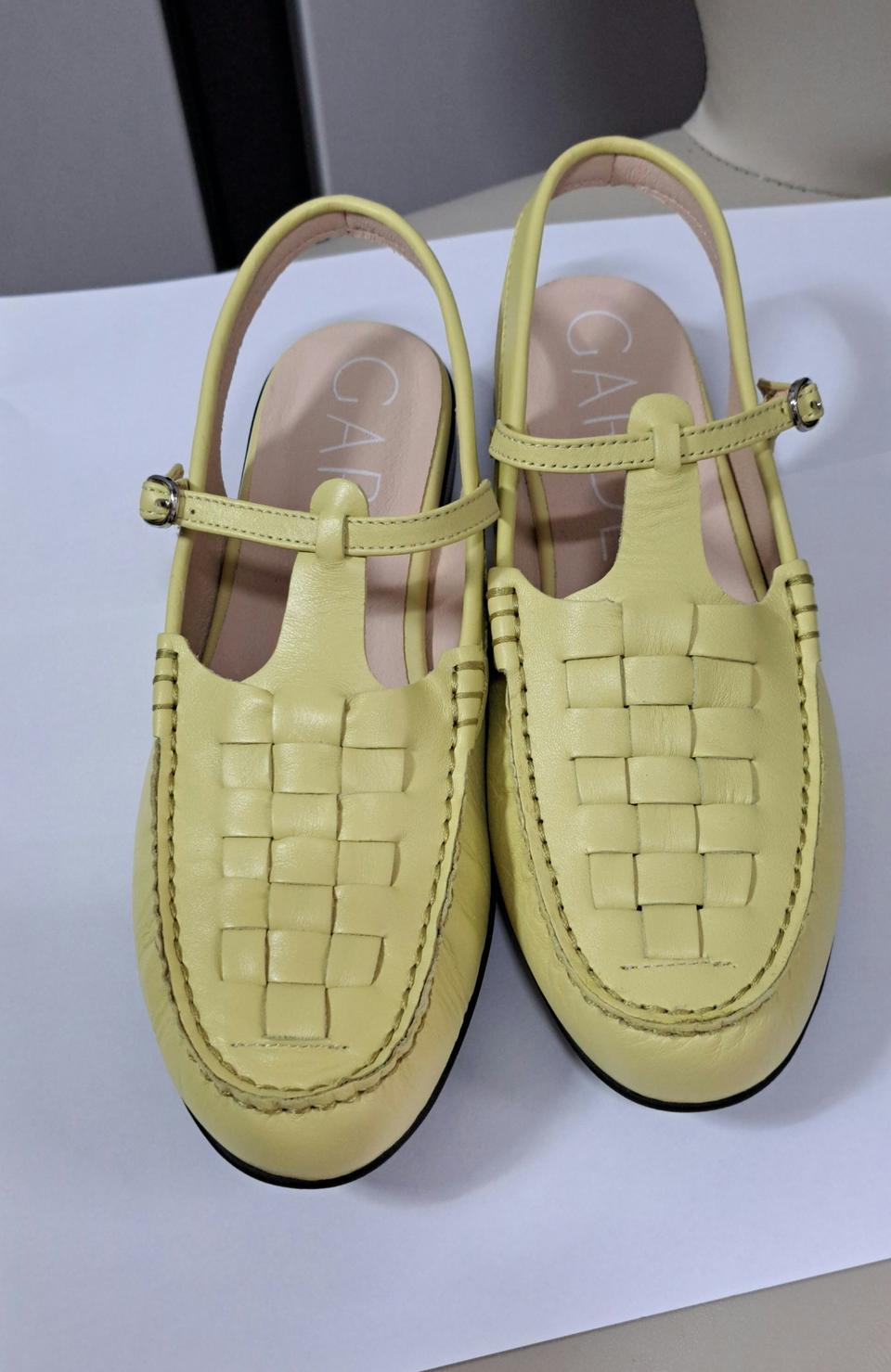 "GARDEN" 소가죽 로퍼 - 245(엘로우)