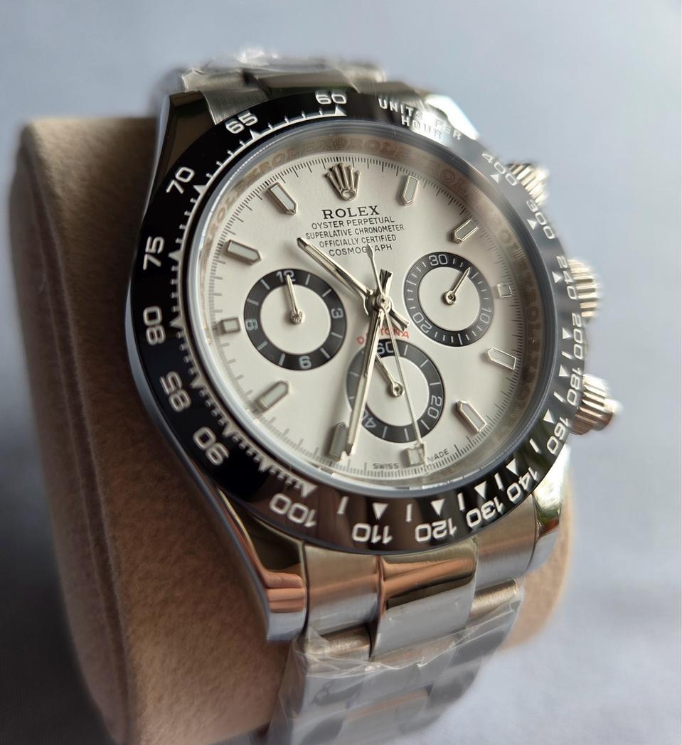 롤렉스 데이토나(세라토나) 새제품 시계 판매해요.