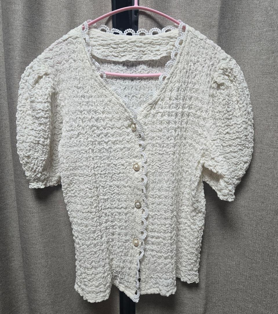 아이보리 셔링 블라우스