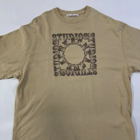 아크네스튜디오 베이지 로고 반팔티(M사이즈)