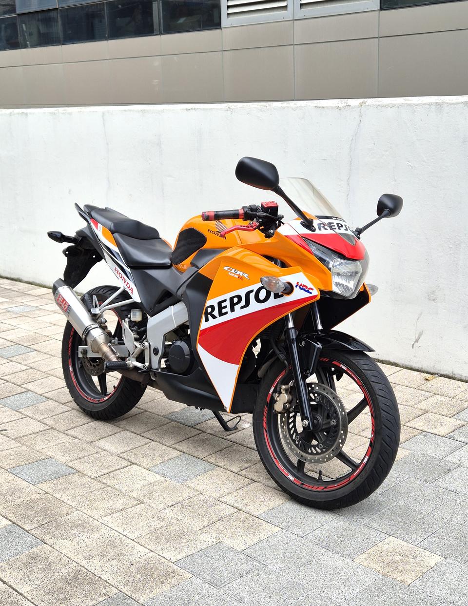 2015년식 cbr125 신형 렙솔 판매합니다.