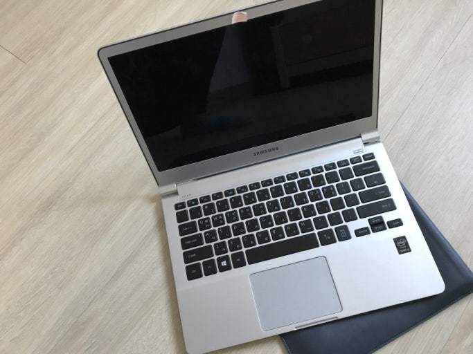 삼성 슬림형 고성능 메탈 실버 노트북 판매