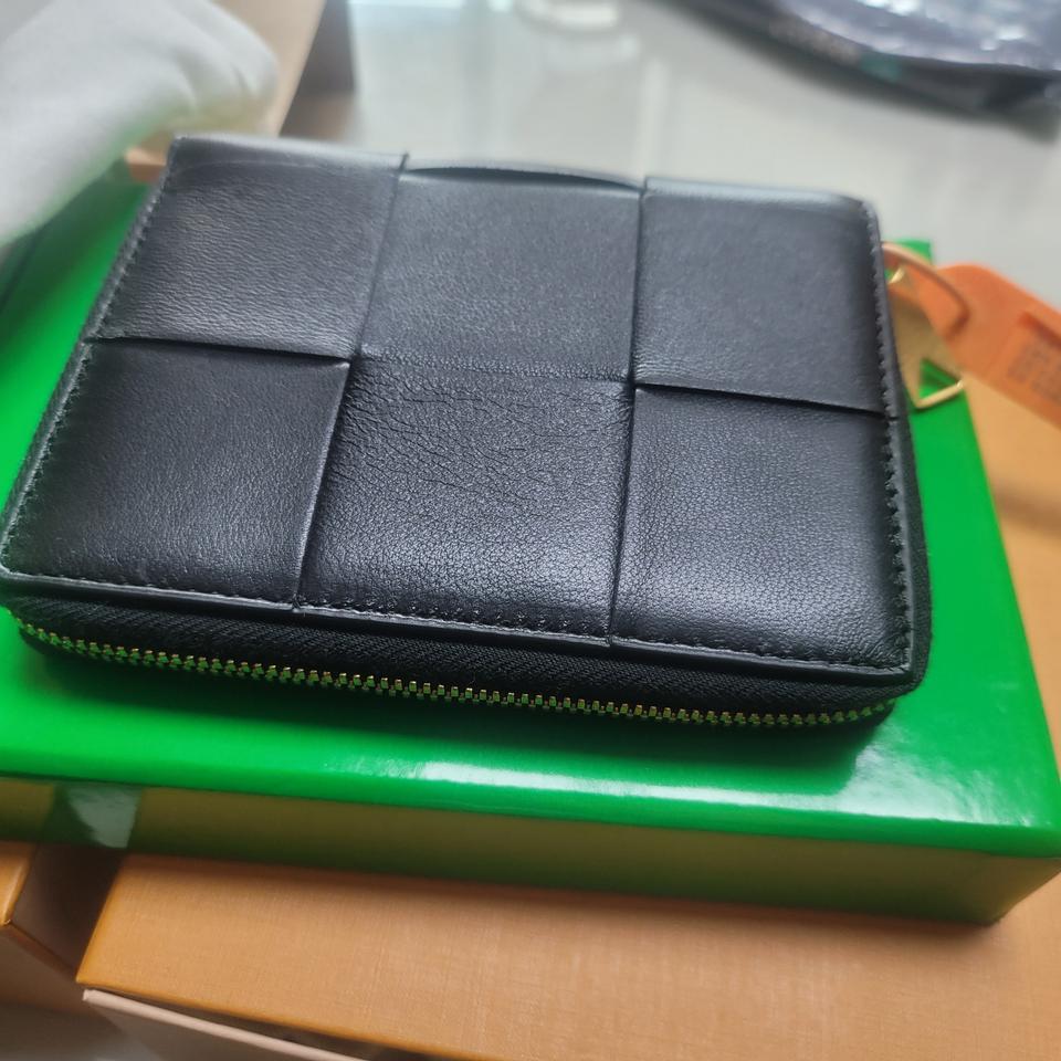 보테가베네타 지퍼 어라운드 반지갑(미사용)