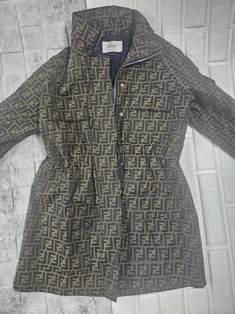 새상품 펜디 m-L사이즈