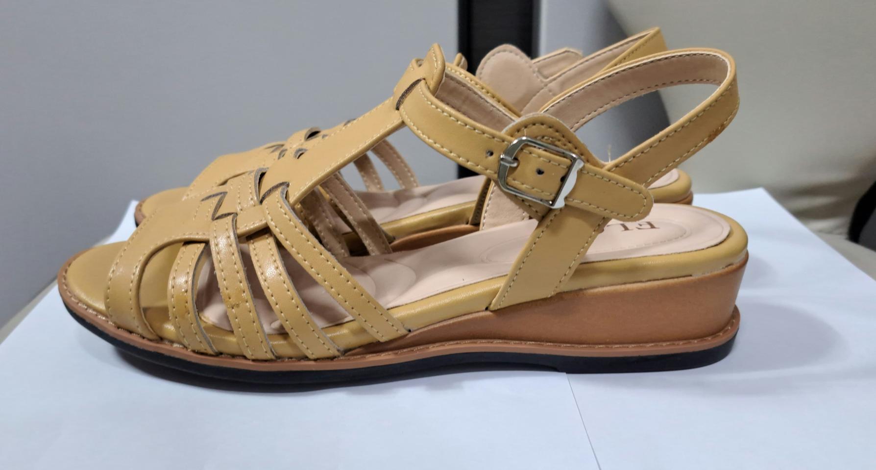 "FLOZU"샌들 - 240(아몬드)