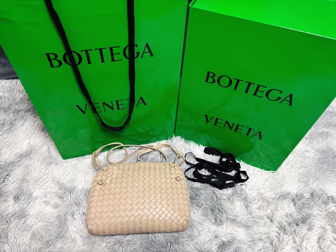 보테가베네타 인트레치아토 노디니 크로스백 정품 풀박스