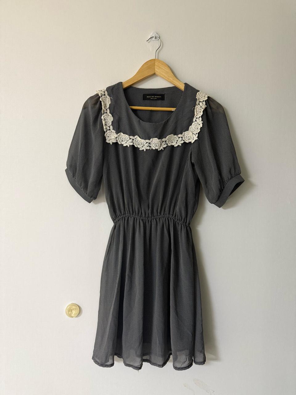 레드라인 가디건이 잘어울리는 여성 레이스 원피스