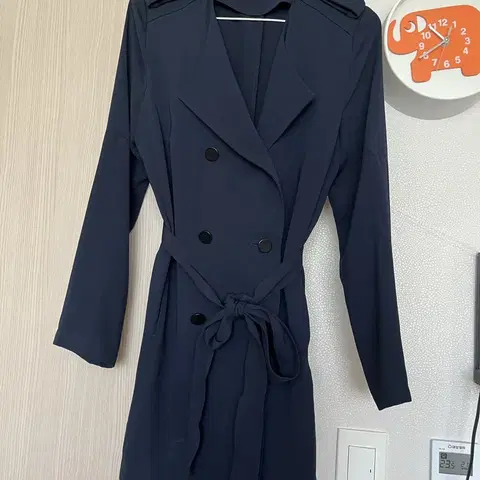 66) 10만원 넘게 주고산 야들야들 시원한 숲 Soup 네이비 트렌치