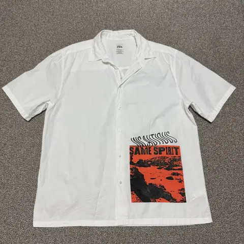 XL 자라 화이트 프린팅 반팔 셔츠