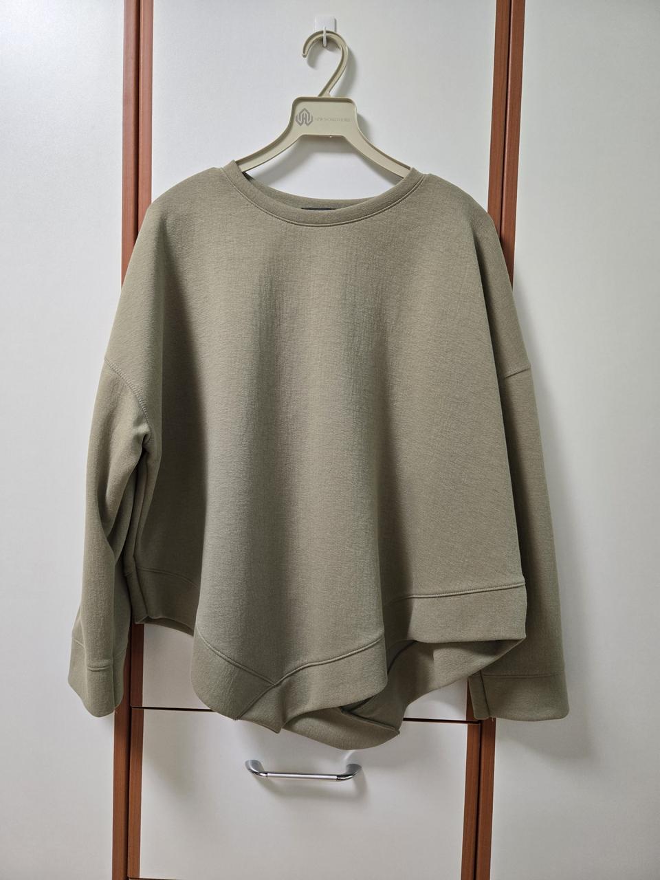 씨엠큐브 면혼방 언발 티셔츠(미착용새옷)