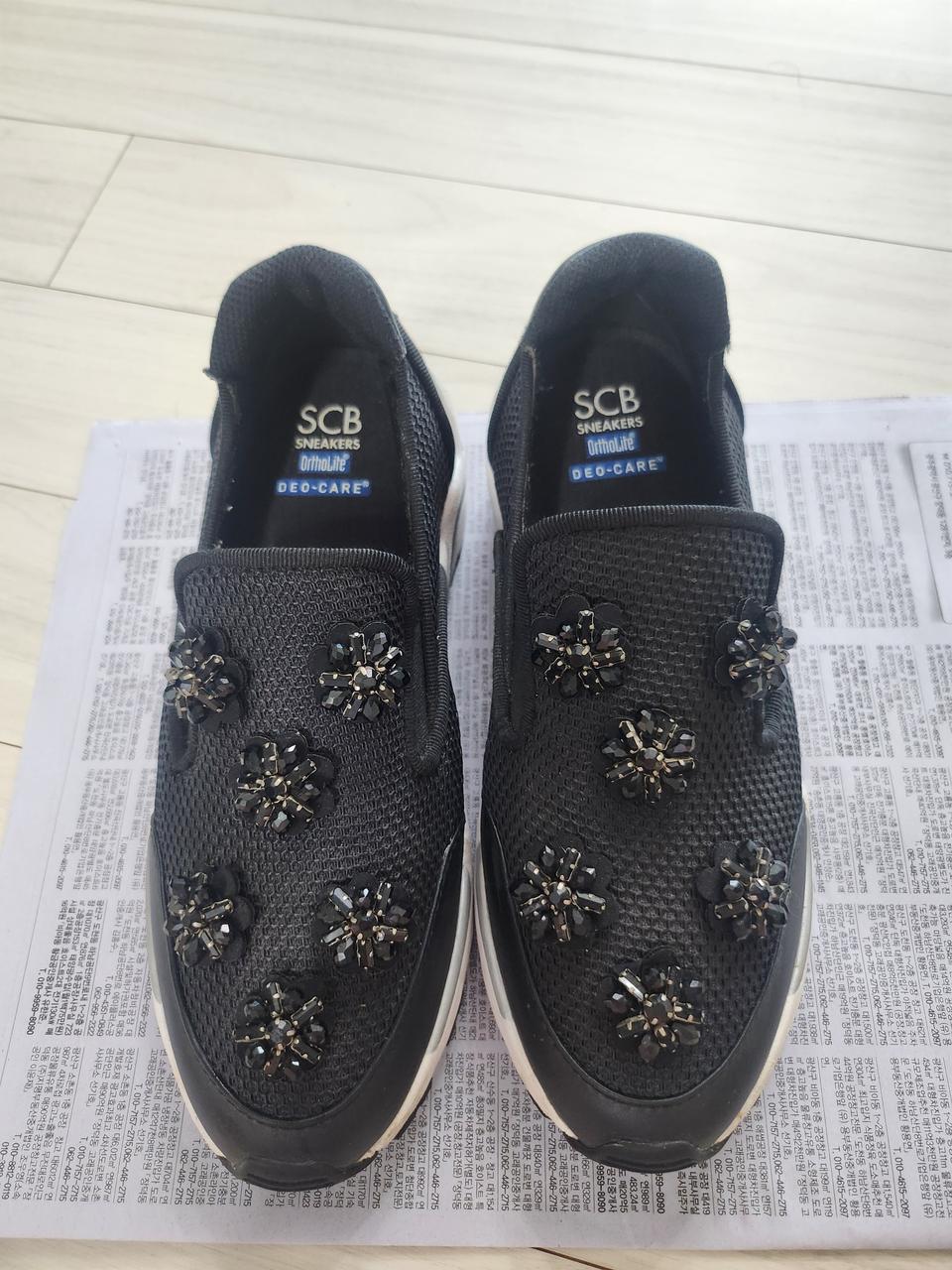 슈콤마보니 스니커즈