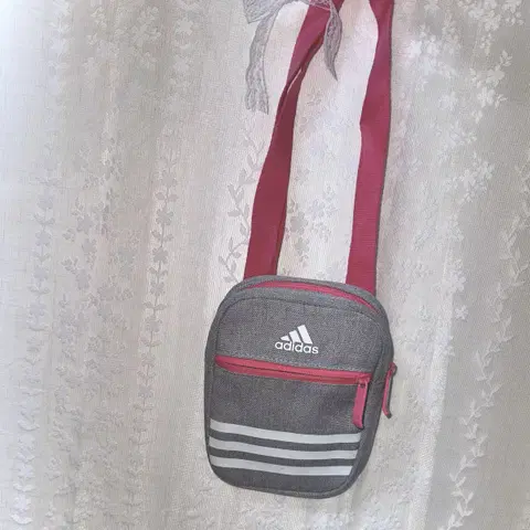 아디다스 회핑 3선 미니 크로스백 연회색 가방 핑크 그레이