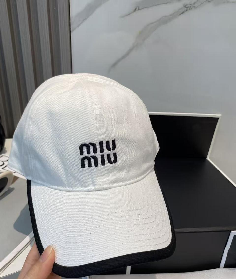 미우미우 볼캡모자