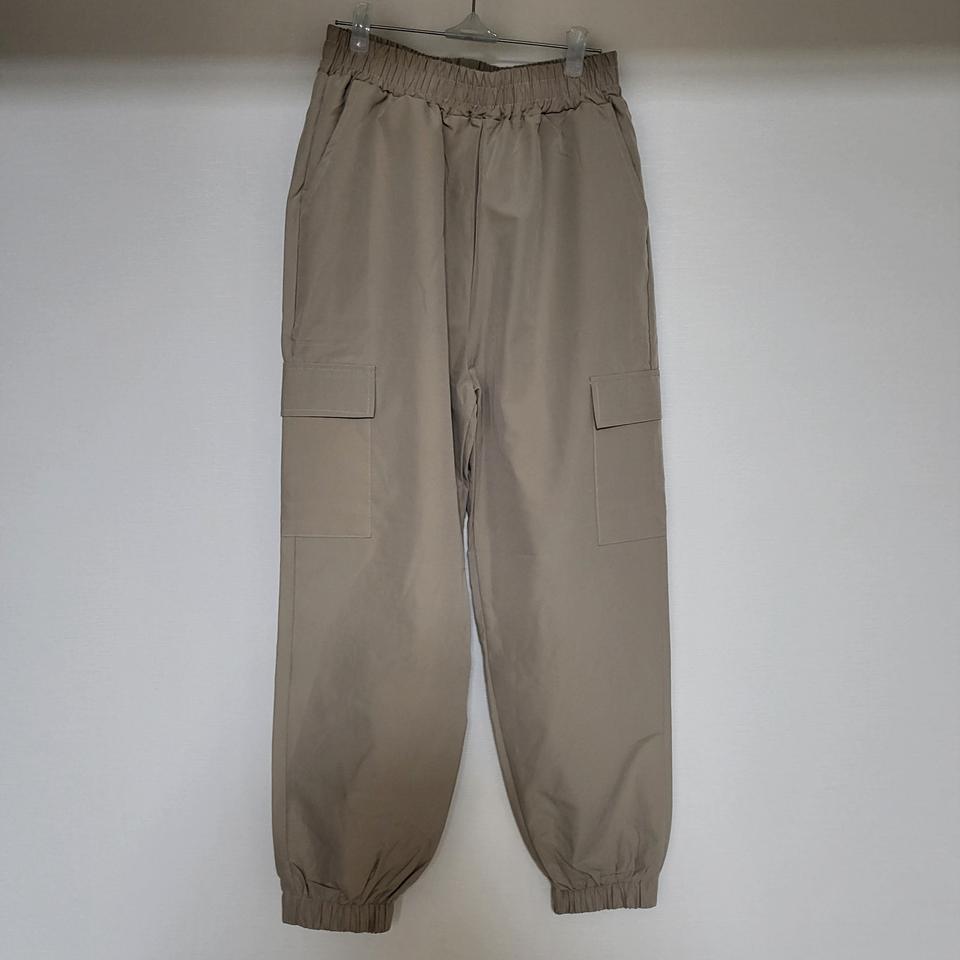 베이지 아노락 조거 팬츠