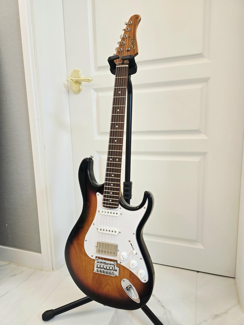 콜트 Cort G260CS HSS 스트라토캐스터 일렉기타