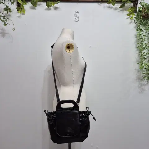 무르(Mur) 키치백 크랙 블랙