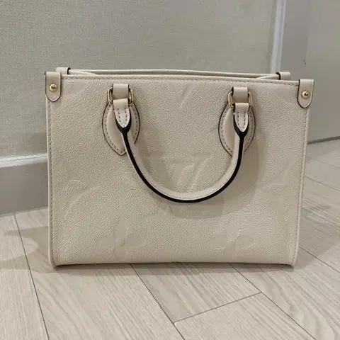 루이비통 온더고 PM