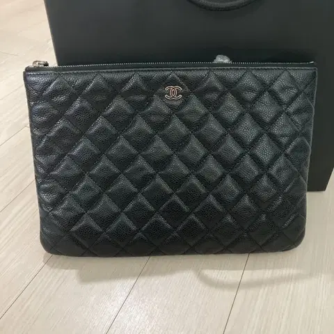 샤넬 캐비어 클러치