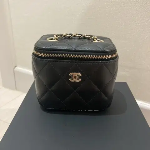 샤넬 램스킨 베니티 미니 크로스백