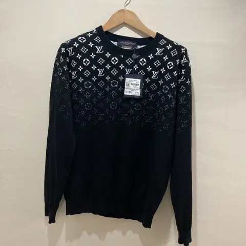 영수증 포함 루이비통 그라디언트 모노그램 니트 L사이즈