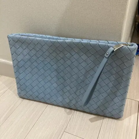 보테가베네타 인트레치아토 클러치