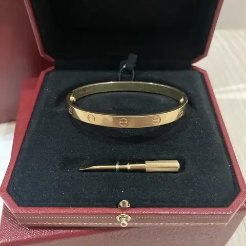 까르띠에 러브팔찌 19호