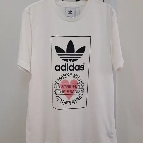 아디다스 하트 프린팅 반팔 티셔츠 XL사이즈