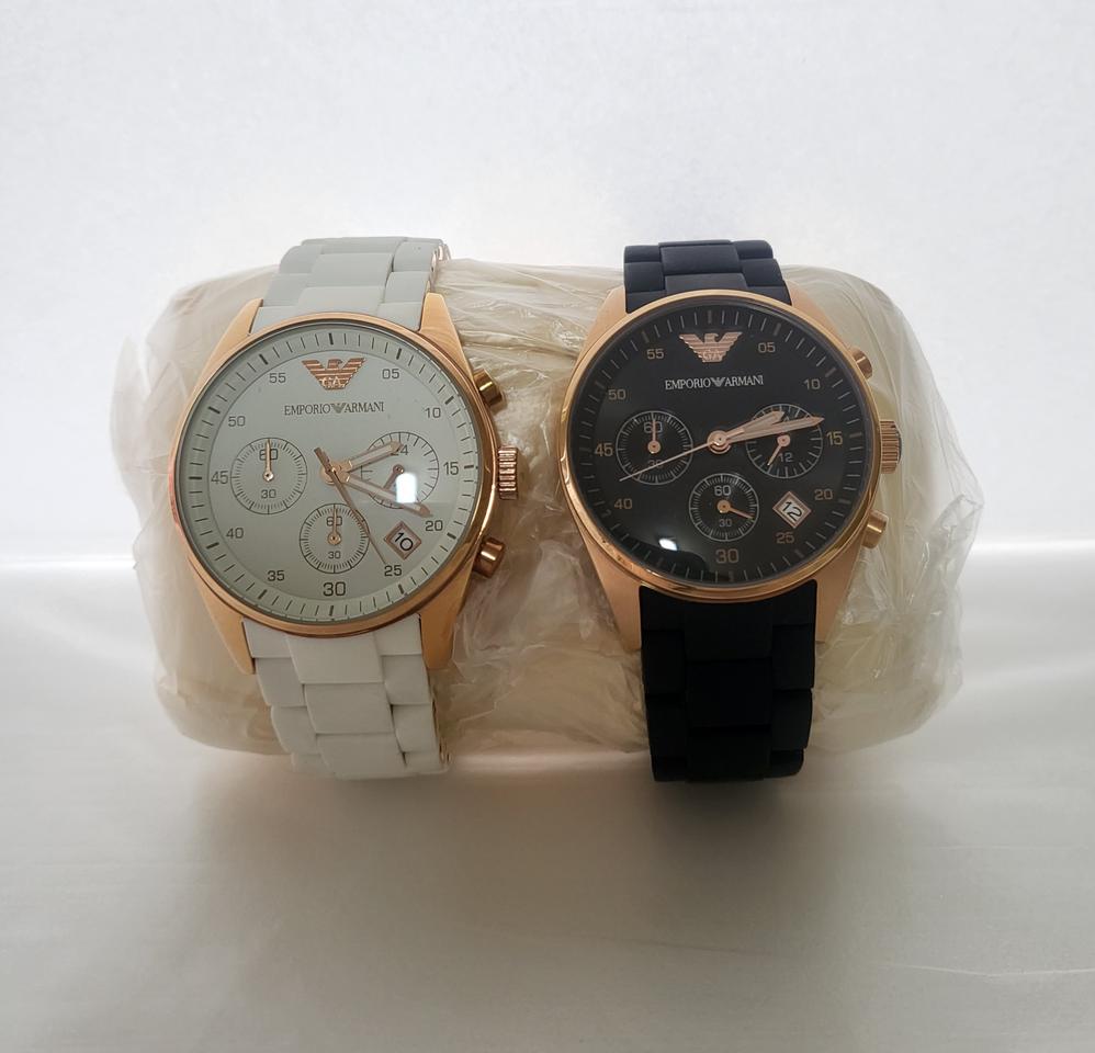 새상품 알마니 우레탄 체인 시계 화이트 색상 AR-5920