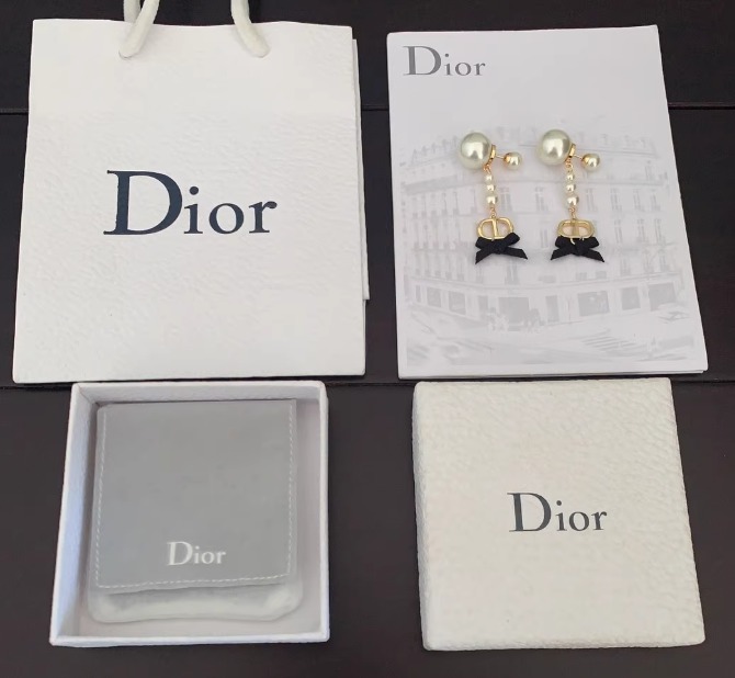 디올 CD 로고 진주 귀걸이