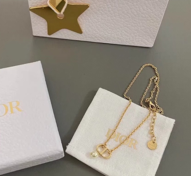 디올 골드 목걸이