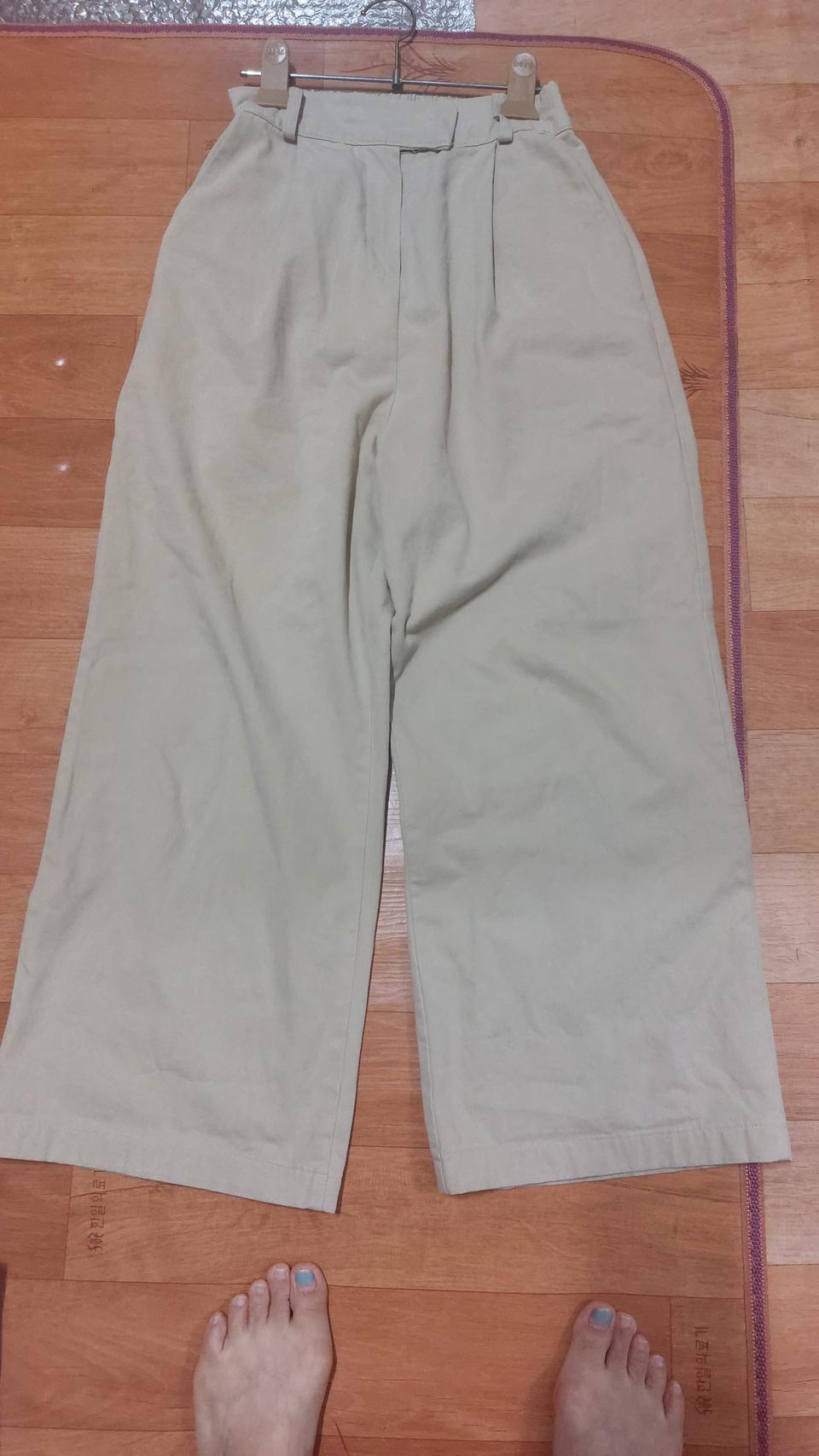 베이지 와이드팬츠. 25.