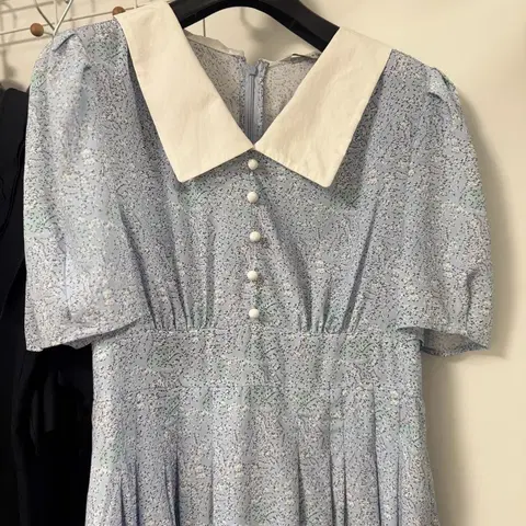 택새상품_38만원] 온앤온 단종 플라워 카라 쉬폰 반팔원피스여름