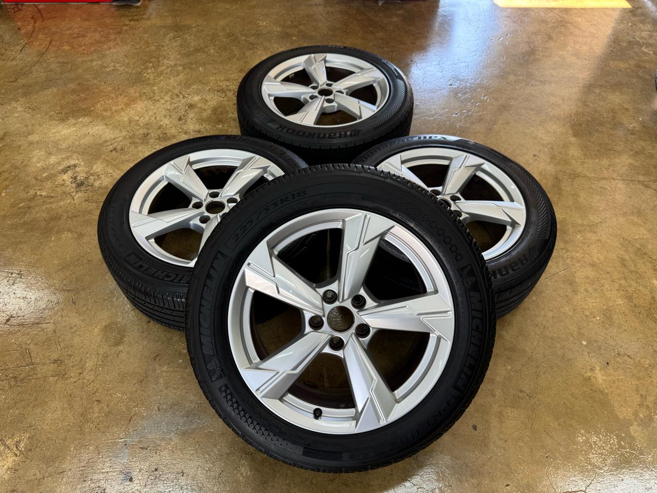 아우디A6 18인치 정품휠타이어 팝니다