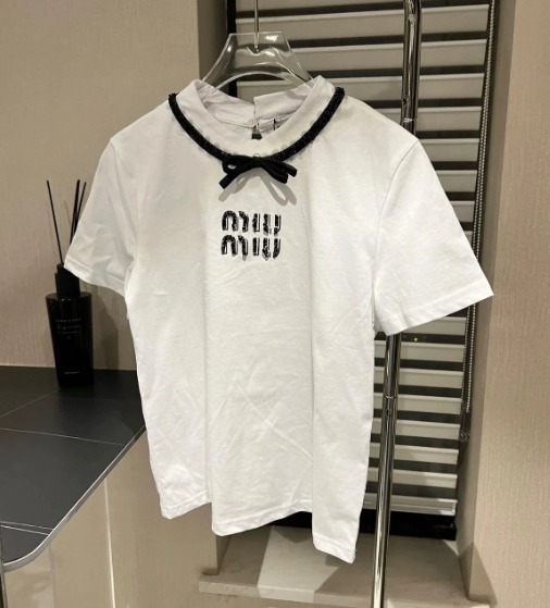 미우미우 반팔화이트