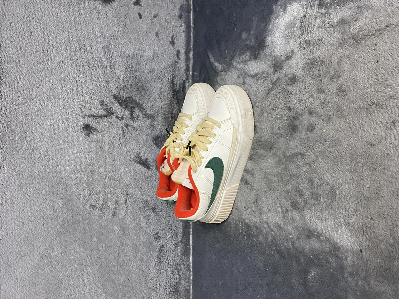 나이키 스니커즈 235