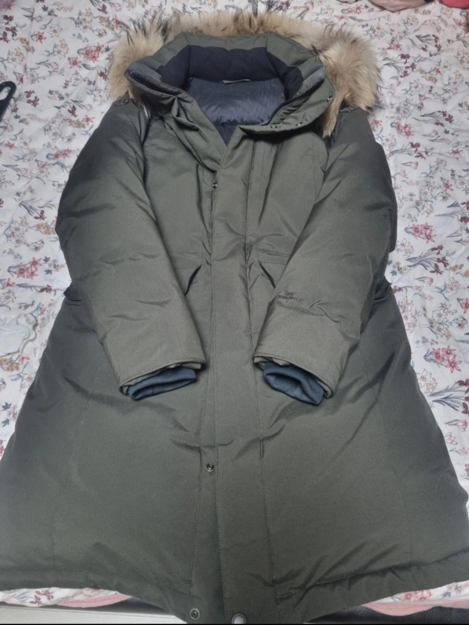 코오롱스포츠 안타티카 구스 패딩 90사이즈입니다