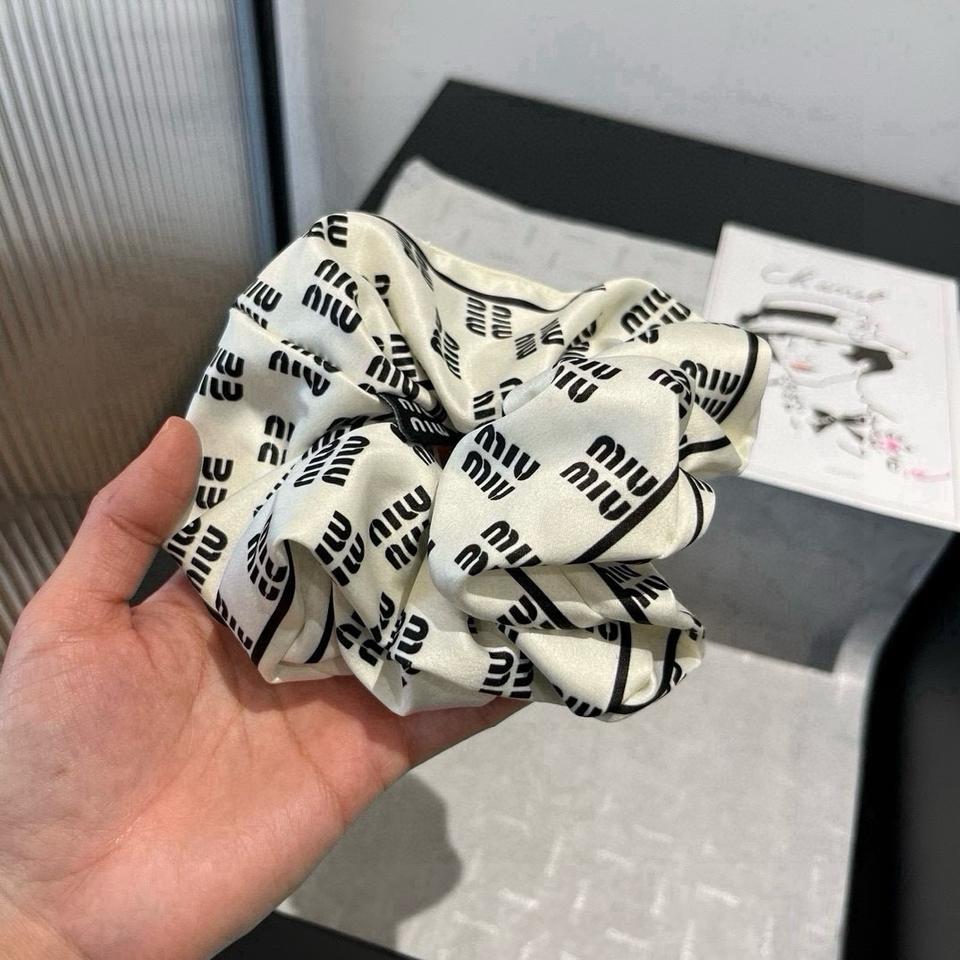 미우미우  헤어밴드