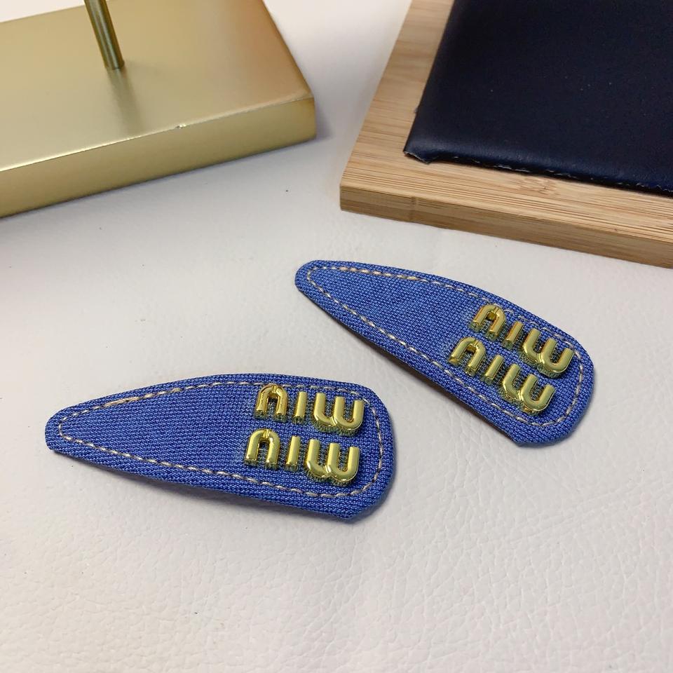 미우미우  헤어핀