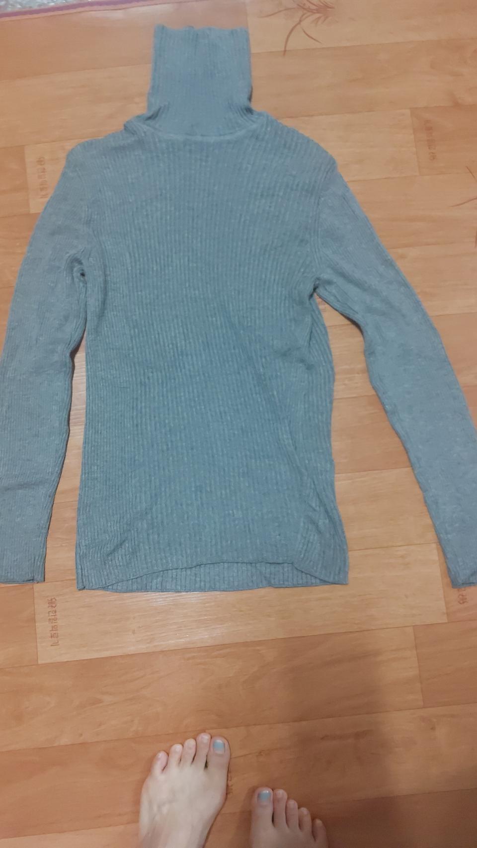 여성 터들넥 목티. S.90