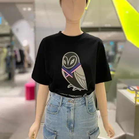 럭키슈에뜨 화이트 티셔츠