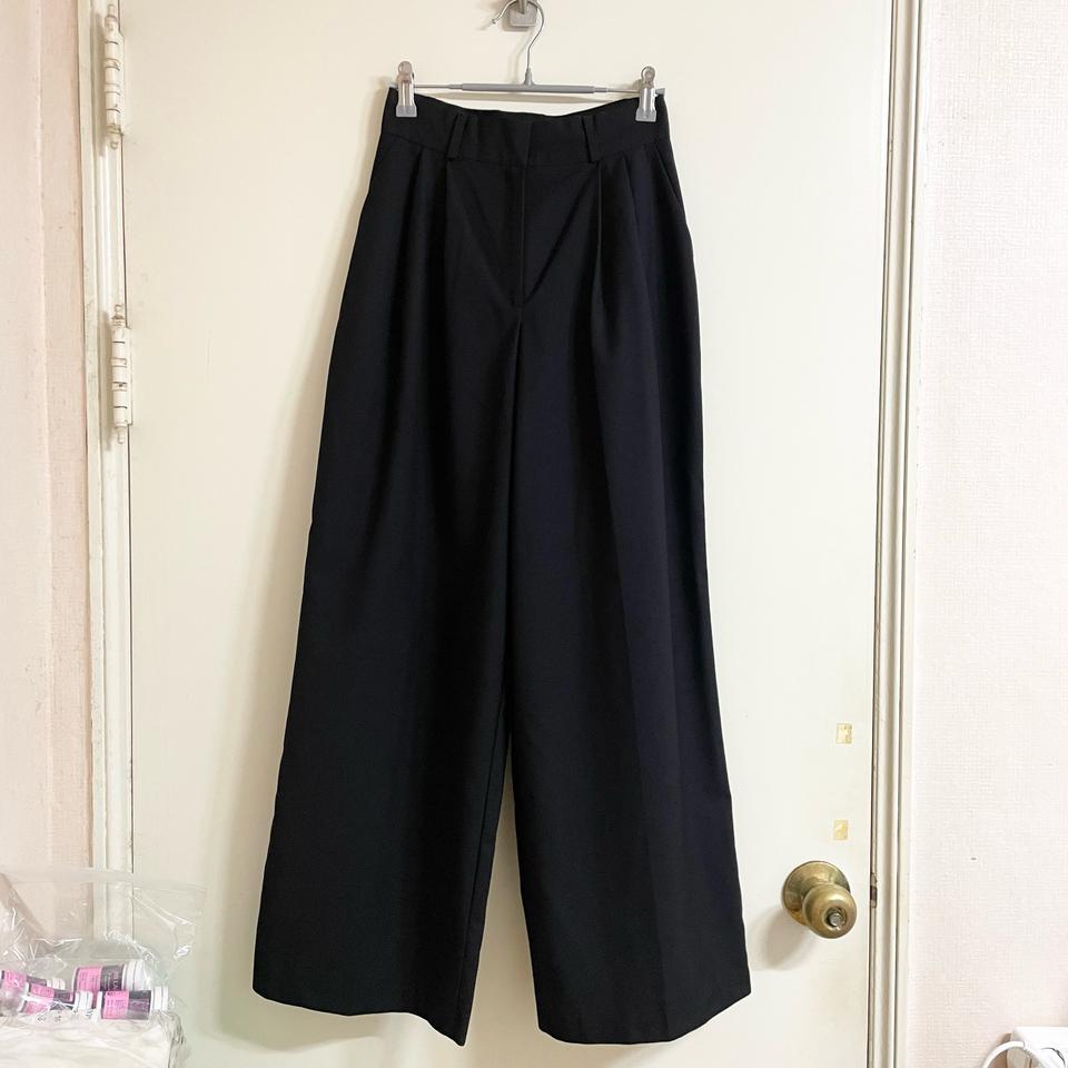 블랙 핀턱 와이드 슬랙스 바지