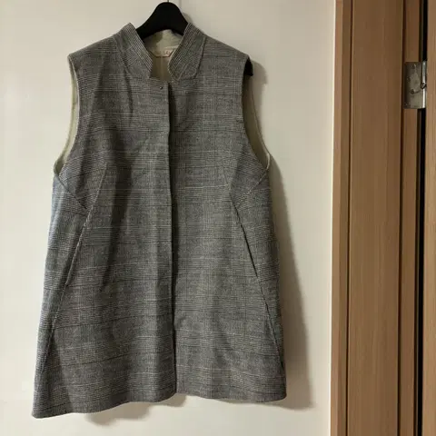 이새 isae 핸드메이드 체크 울 베스트 조끼 코트 하객룩 출근룩 결혼식