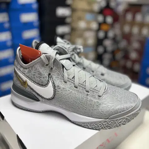 285 나이키 르브론 농구화 운동화 DR8788-004