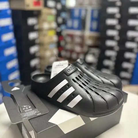 265 아디다스 슬리퍼 삼선 아딜렛 클로그 GZ5886