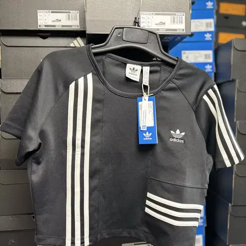 M (100) 아디다스 크롭 반팔티 반팔 IC2379