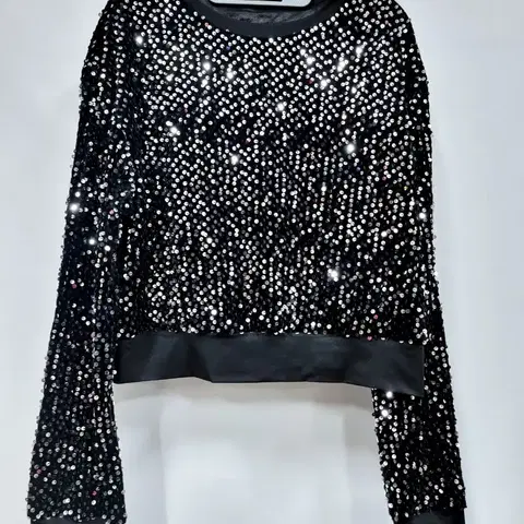 블랙 스팽글 긴팔 티셔츠