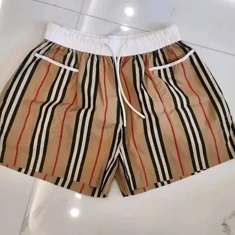 버버리 여아 아이콘 반바지 10Y