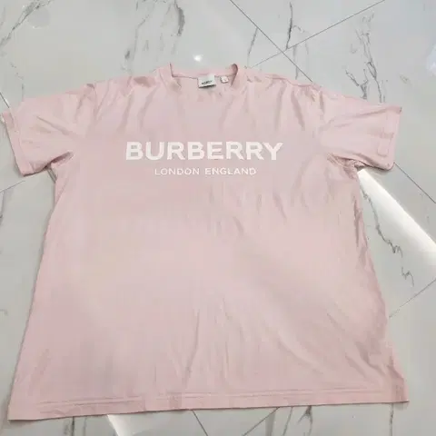 버버리 로고반팔 티셔츠 L (105)
