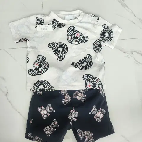 버버리키즈 토마스베어 반바지 18M