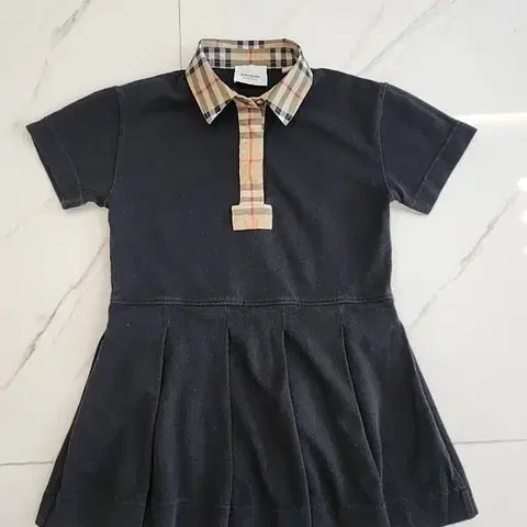 버버리 블랙 체크 카라 여아 원피스6Y